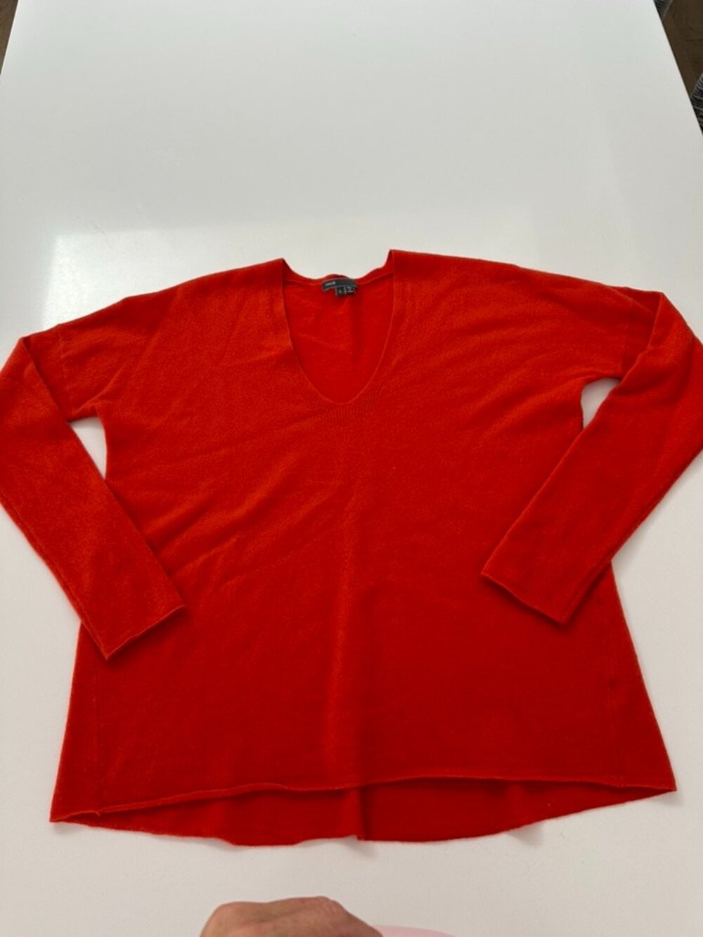 VINCE vneck cashmere wool sweater